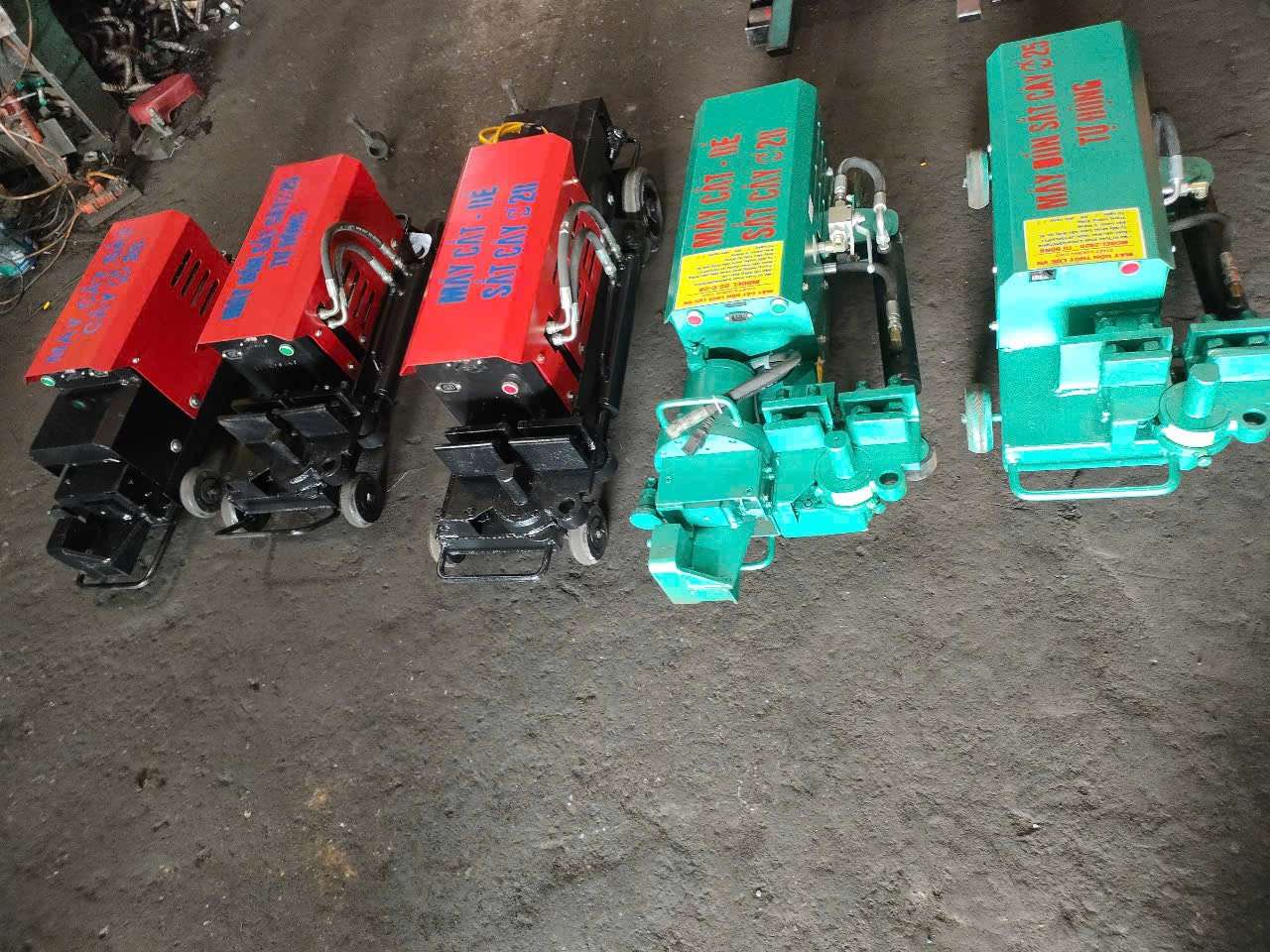 Máy uốn 2025 2 Máy uốn 2025 2